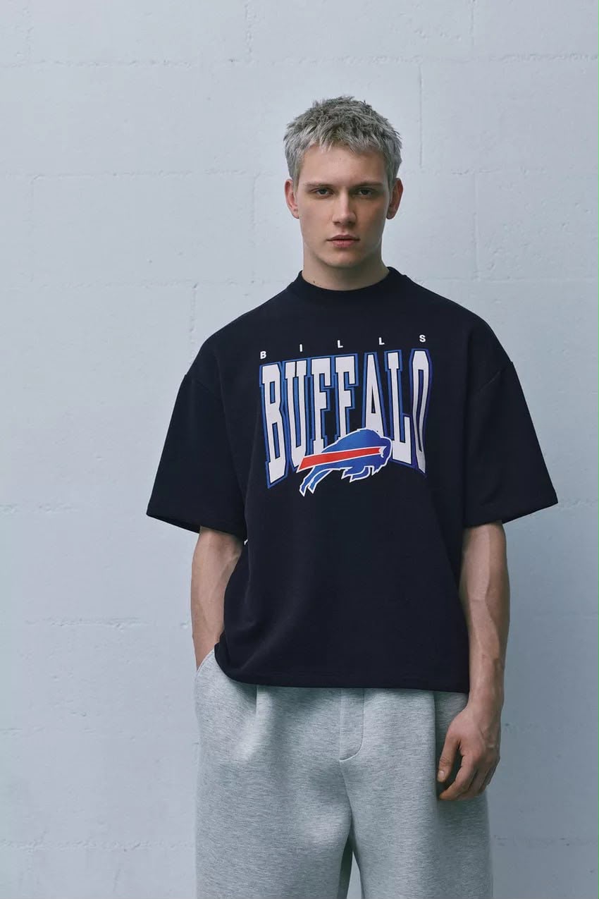 Pull & Bear Buffalo Graphic T-Shirt