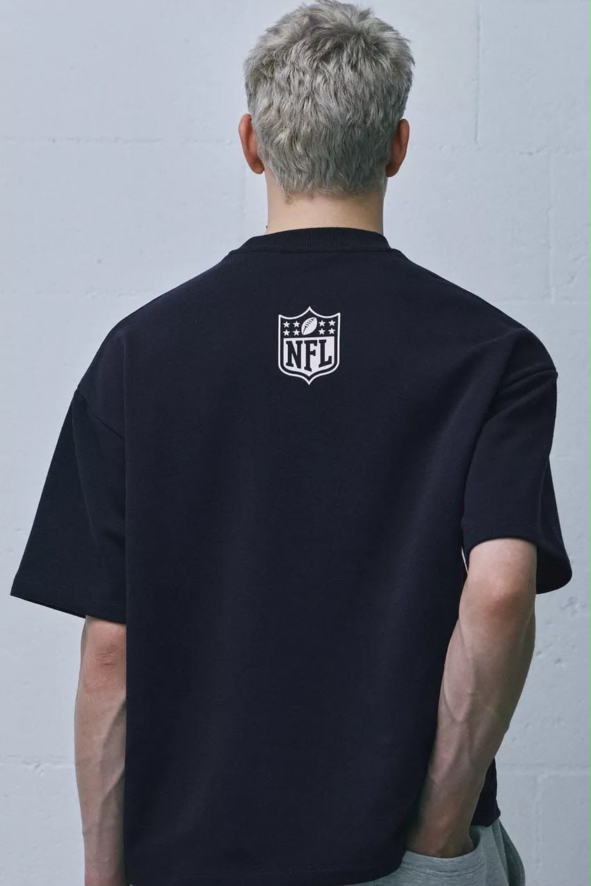 Pull & Bear Buffalo Graphic T-Shirt